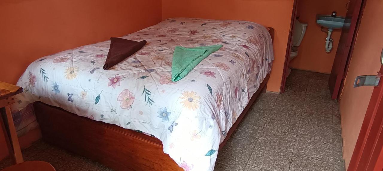 Hospedaje Santo Domingo Panajachel Εξωτερικό φωτογραφία