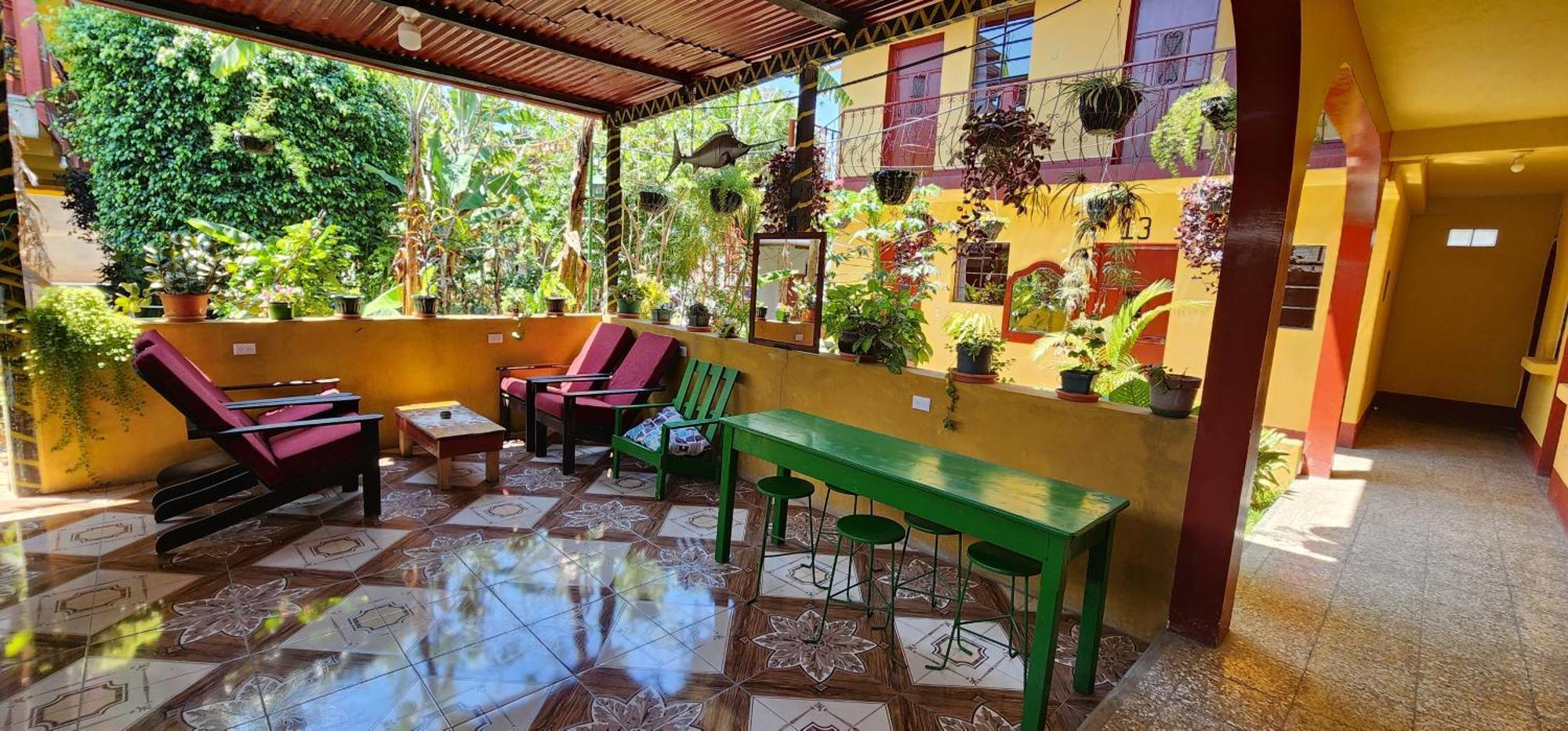 Hospedaje Santo Domingo Panajachel Εξωτερικό φωτογραφία